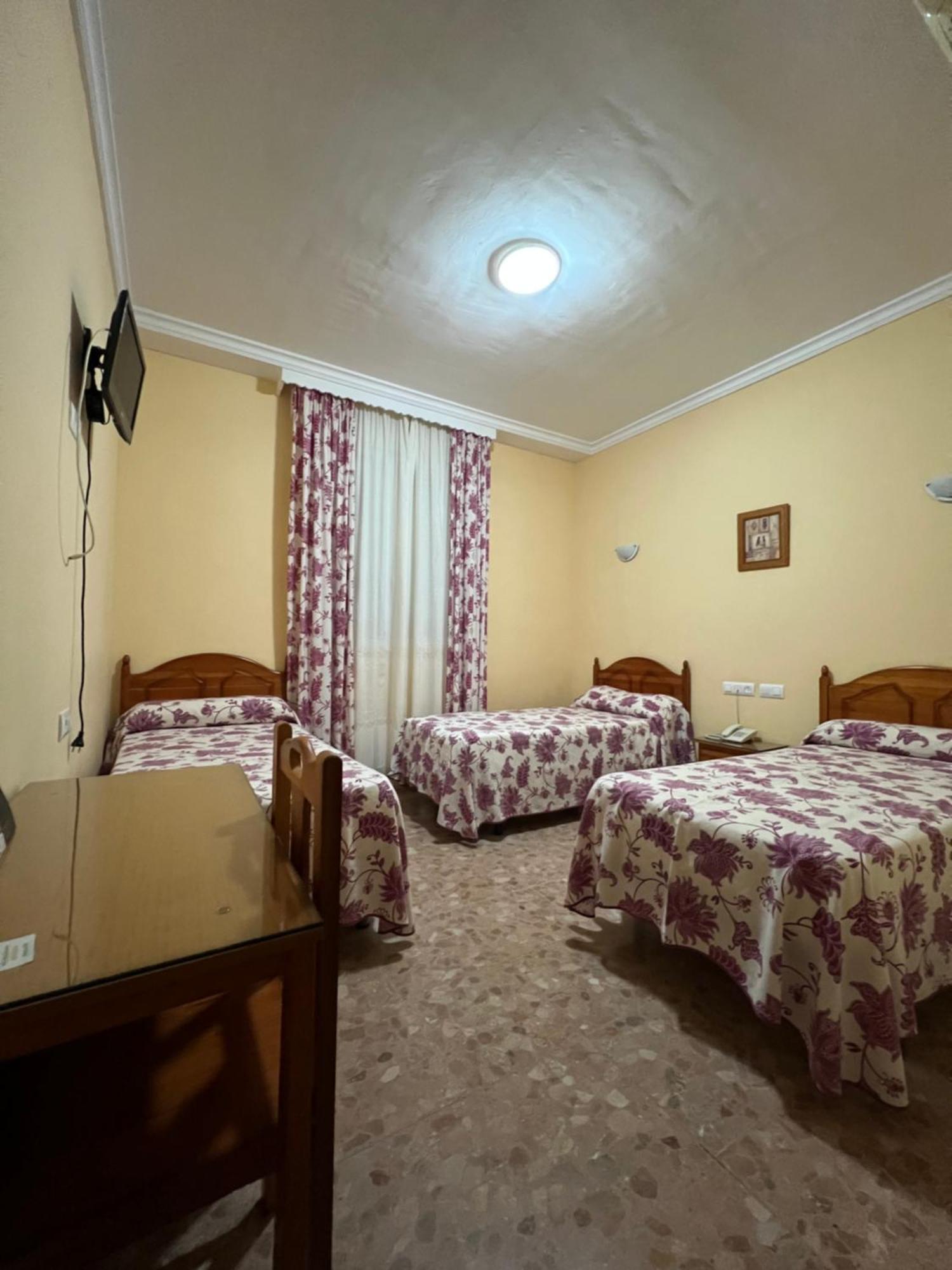 Hotel Chamizo El Arahal Εξωτερικό φωτογραφία