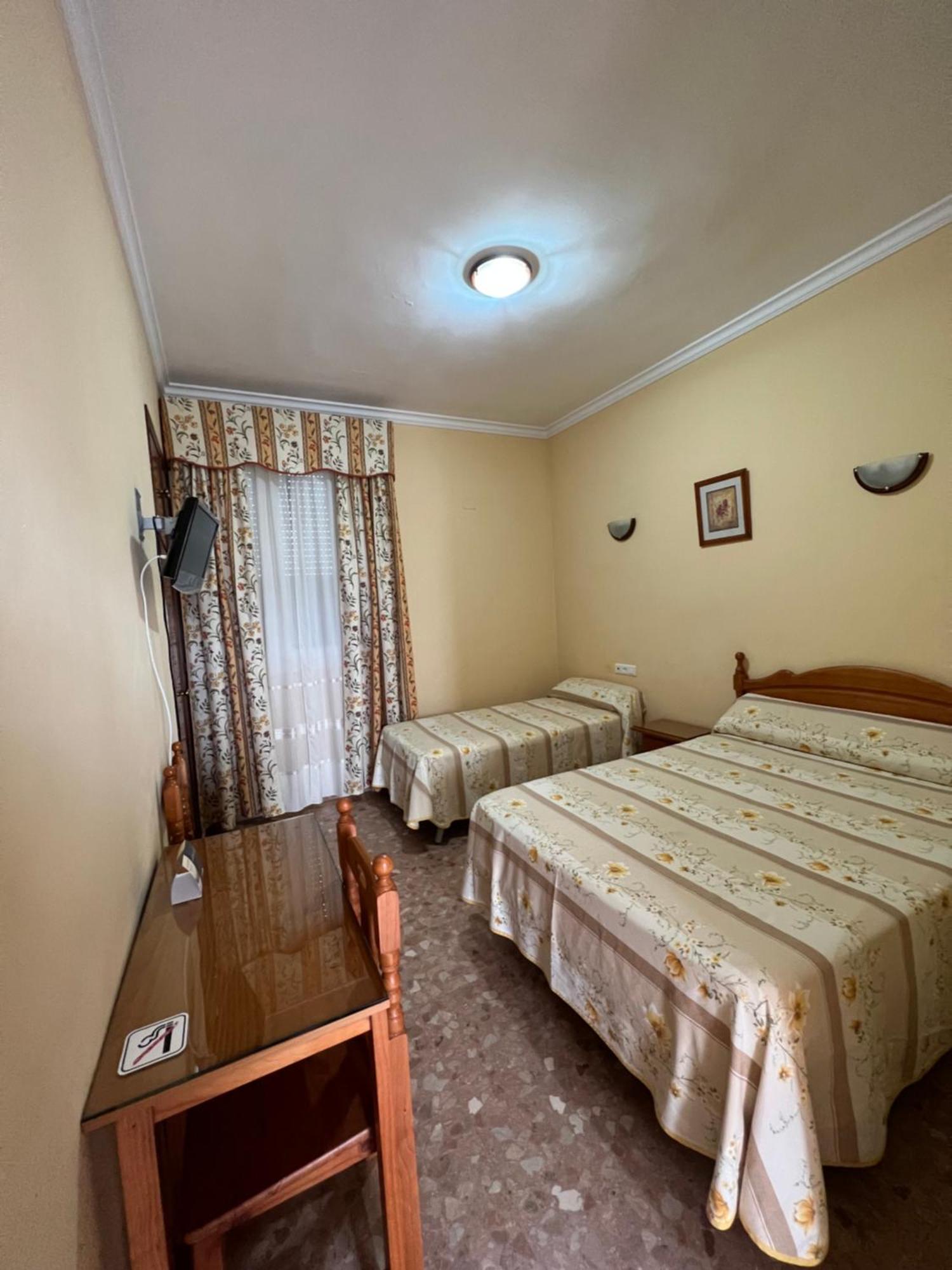 Hotel Chamizo El Arahal Εξωτερικό φωτογραφία
